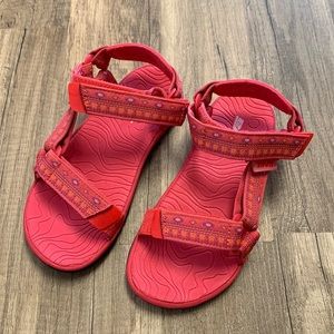 Teva Hurricane 3 size 1 girls